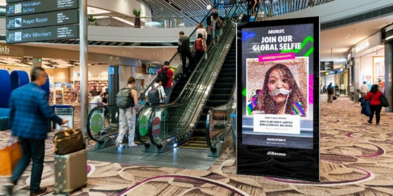 Absolut предлагает путешественникам делать «глобальное сэлфи» в аэропортах Мюнхена и Сингапура