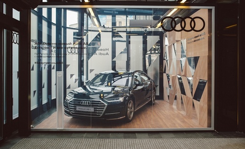 Посетители столичного ЦУМа смогли познакомиться с новым Audi A8