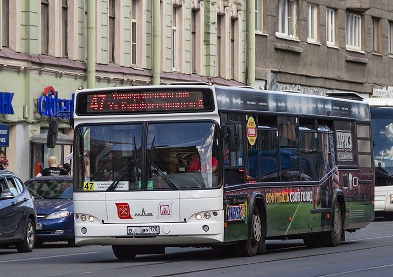Реклама с бортов общественного транспорта в Петербурге может исчезнуть в 2020 году 