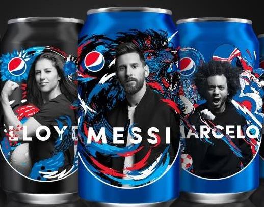 Pepsi живет футболом и раскрашивает мир в синий в новой футбольной кампании 2018 года