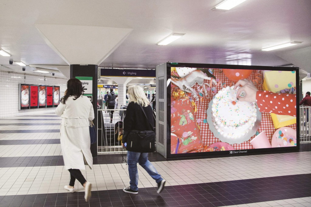 Clear Channel Sweden создала в метрополитене Стокгольма «эмоциональную художественную галерею»