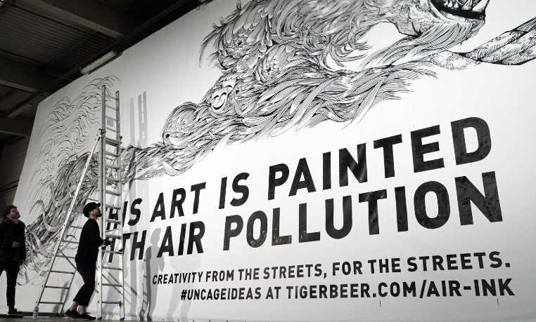 Художники предлагают делать наружную рекламу из выхлопных газов автомобилей