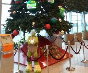 Герои Nickelodeon дарят пассажирам в аэропорту Домодедово новогоднее настроение