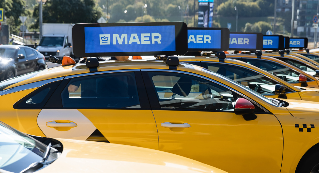 «Яндекс» и Maer прекратили сотрудничество по размещению рекламы на экранах такси