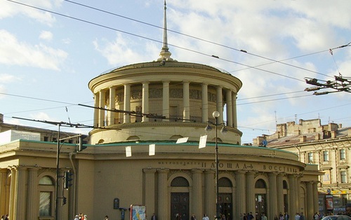 УФАС потребовало от ГЦРР допустить всех до рекламных торгов Петербургского метрополитена