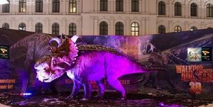 Норвежцы оценили необычную наружную рекламу фильма «Прогулки с динозаврами»