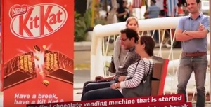 Парагвайцы могли заработать KitKat, просто сидя на скамейке