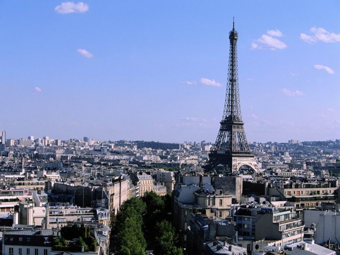 В центре Парижа станет меньше наружной рекламы