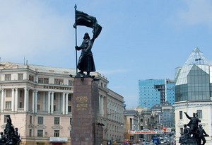 Снос незаконной наружки продолжается во Владивостоке