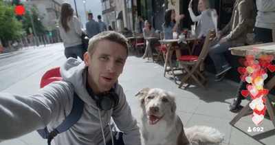 Влогеры, спиннеры и собака в новой рекламной кампании «М.Видео»