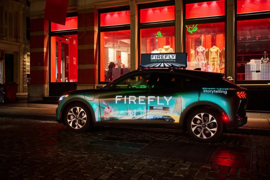 Яркий визуальный эффект транзитной рекламы