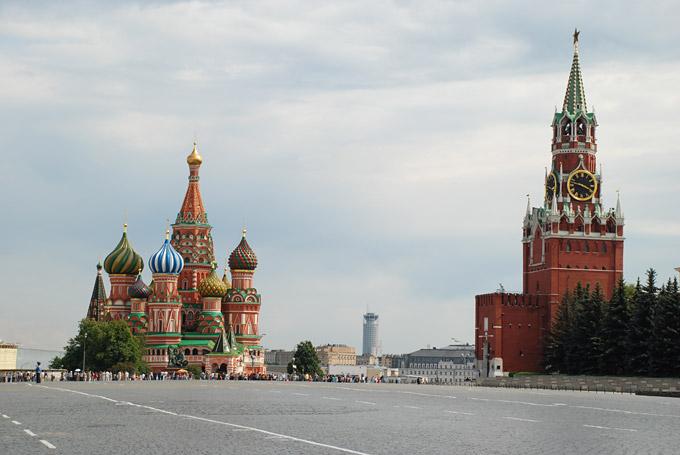 Красную площадь в Москве к 1 Мая украсят за 18 млн рублей